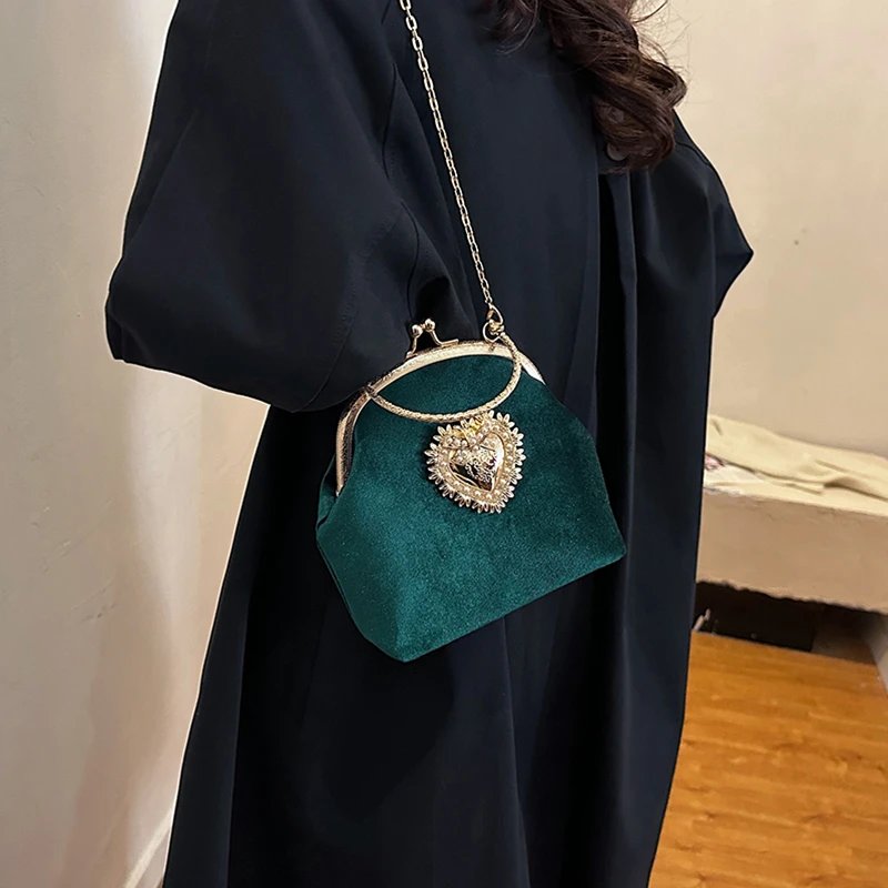 Chains Velvet Frame Heart Dinn - огляд і ціна Women Bags Sale